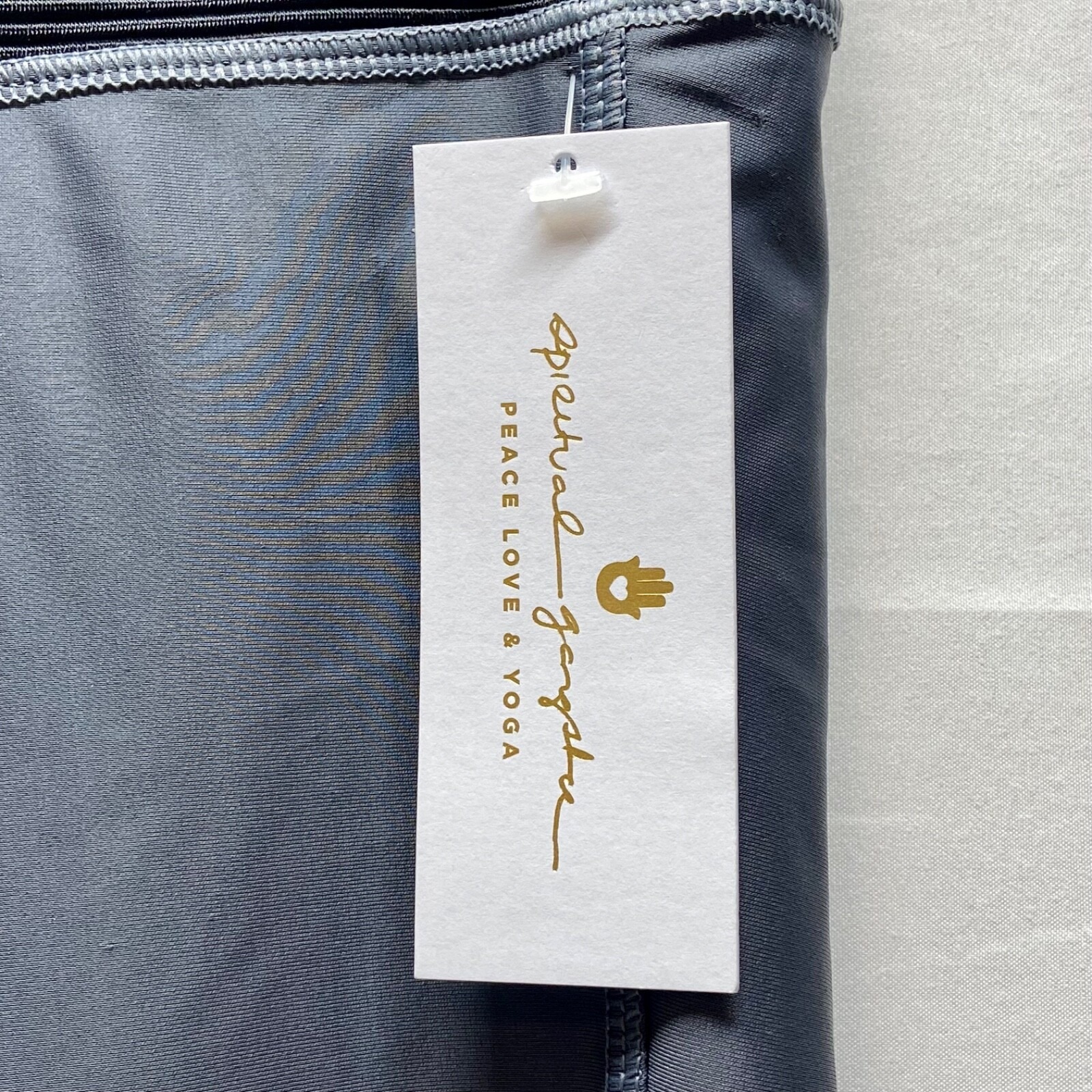 Spiritual Gangster Leggings Women's Xs/S Grey Black Colorblock Crop/Capri Nwt — image 4 of 8